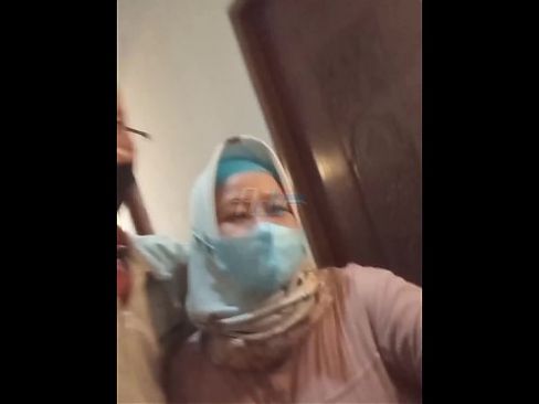 PEMBUAHAN DI AWAL RAMADHAN _ Fuckin indonesian hijab bbw milf housewife landlord broker mediator